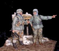 SO35030_Waffen SS Prussia 1945 (2 fig)1.jpg